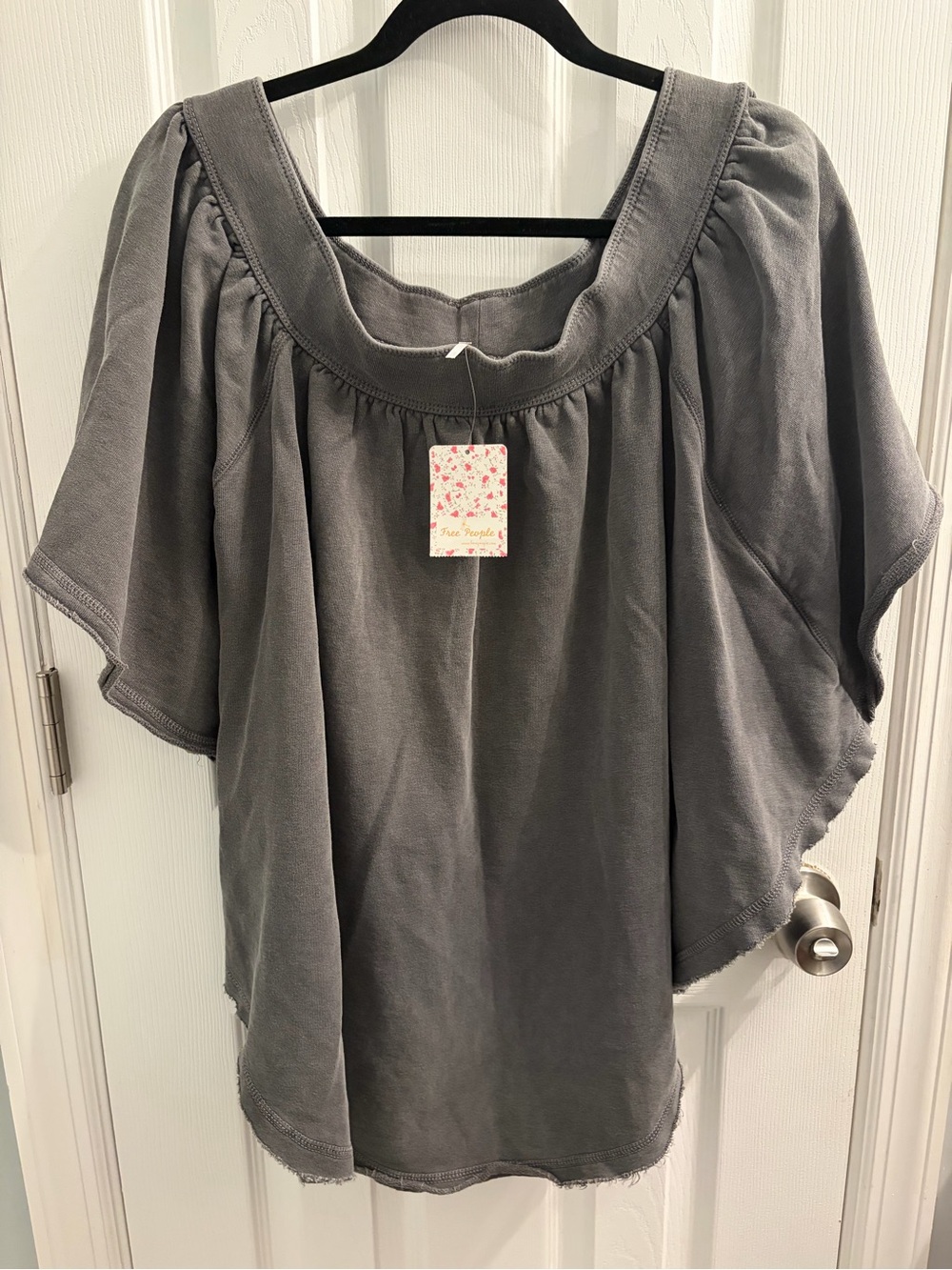 Free People Women’s Kiss Me Off-the-Shoulder Gray Flutter Top Size Medium NWT - Picture 7 of 11